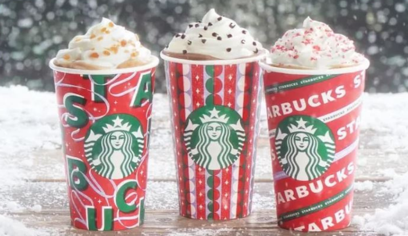 Starbucks apresenta sua nova coleção de copos natalinos