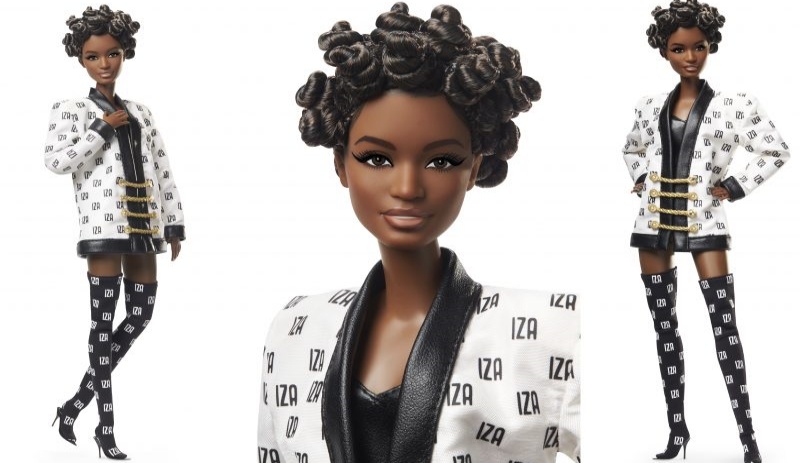 Mattel homenageia IZA e a transforma em Barbie