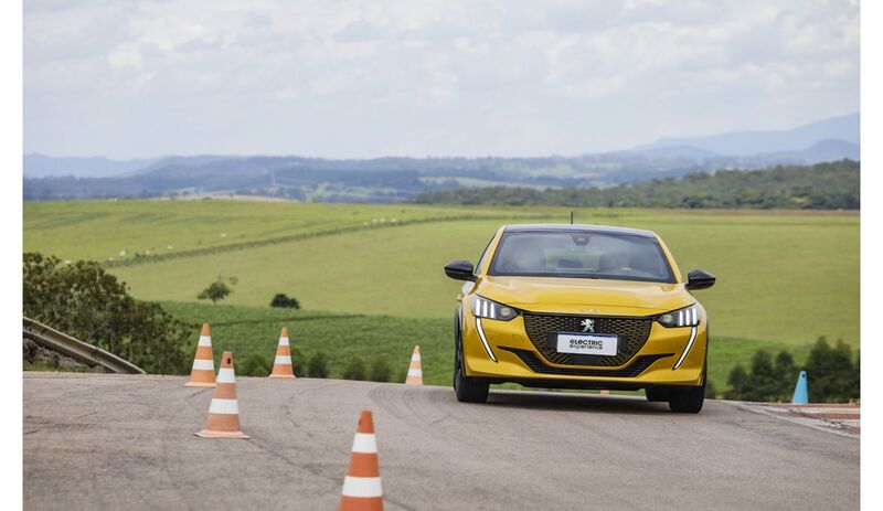 Peugeot participa de evento de test drive para veículos 100% elétricos