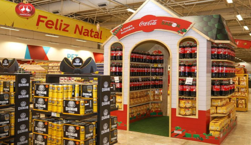 Coca-Cola ativa Natal em pontos de venda