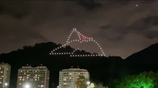 Unimed-Rio comemora 50 anos com show de drones