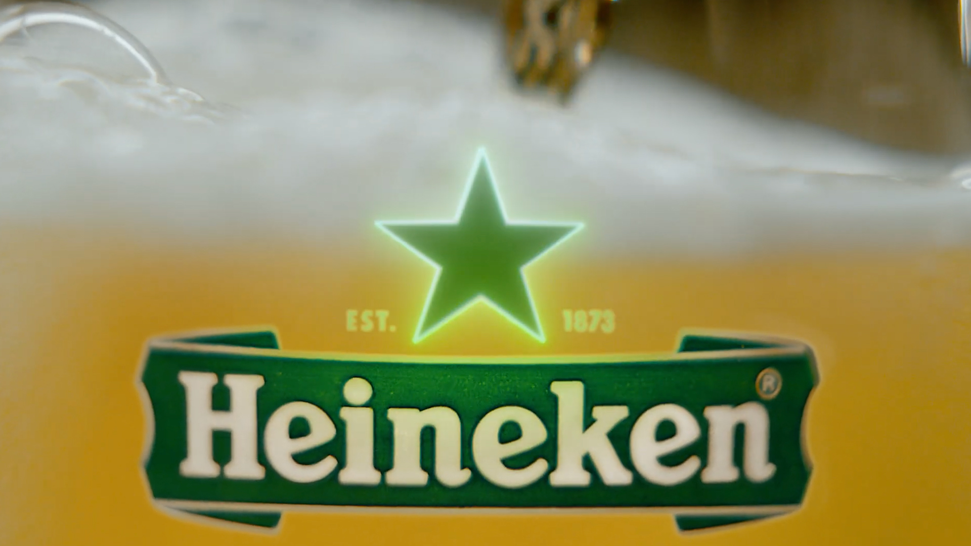 Heineken muda cor de sua estrela para reforçar compromisso com sustentabilidade