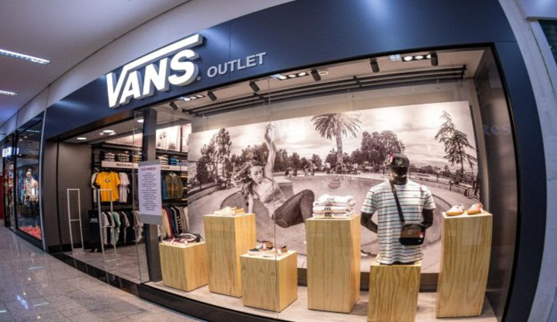 Vans inaugura mais seis lojas