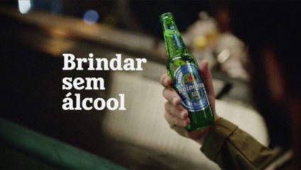 Campanha da Heineken mostra que é possível brindar e curtir sem álcool