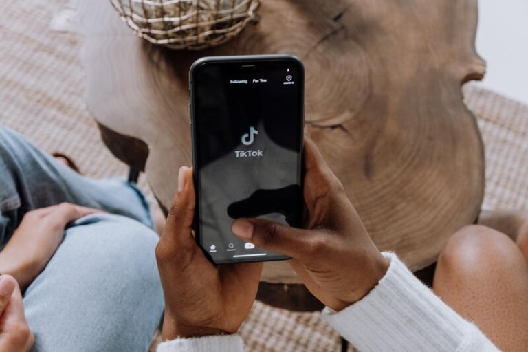 TikTok vai retirar vídeos com dietas prejudiciais
