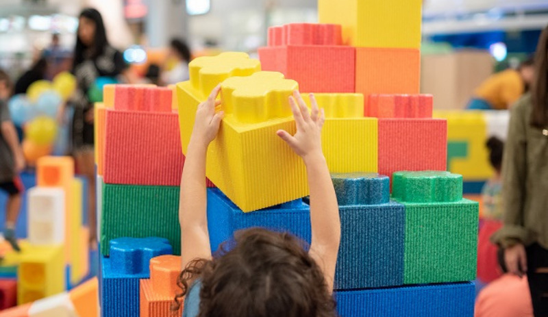 Shopping Curitiba recebe blocos de montar em tamanho real