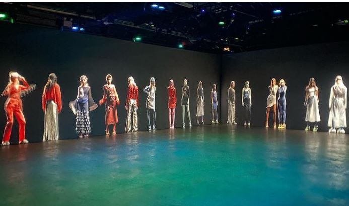 NYFW apresenta coleção com modelos holográficos