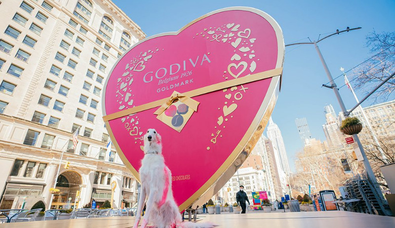 Godiva leva caixas de chocolate em tamanho real para as ruas de Nova Iorque