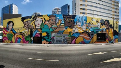 Zé Delivery faz parceria com artista paulistana para criar grafite em SP