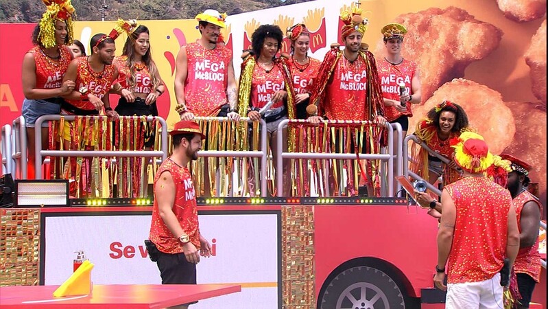 McDonald’s lança produtos Mega e faz bloquinho de Carnaval na casa do BBB22