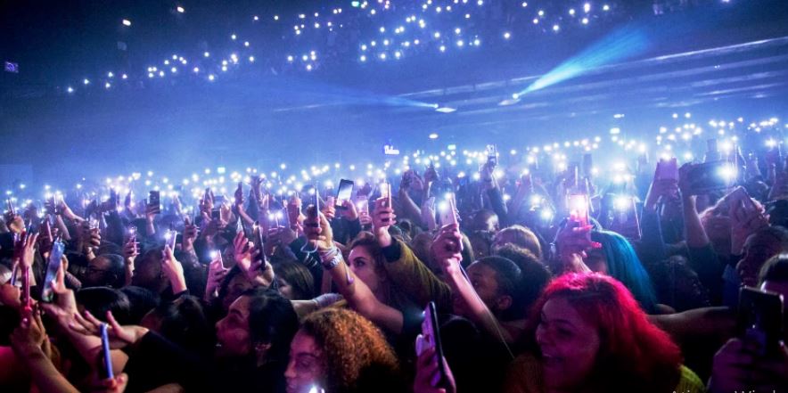 Astros proíbem smartphones durante shows 