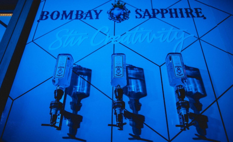 Gin Bombay Sapphire faz ativação no ArtSampa