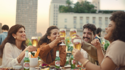 Stella Artois mostra como garante qualidade e harmonia da cerveja