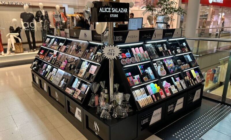 Shopping Curitiba abre quiosque de Alice Salazar