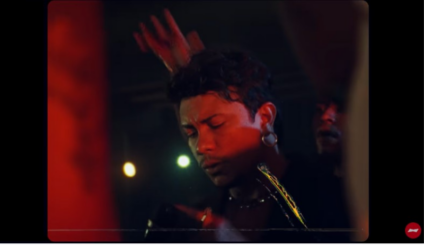 Budweiser lança campanha global com Xamã
