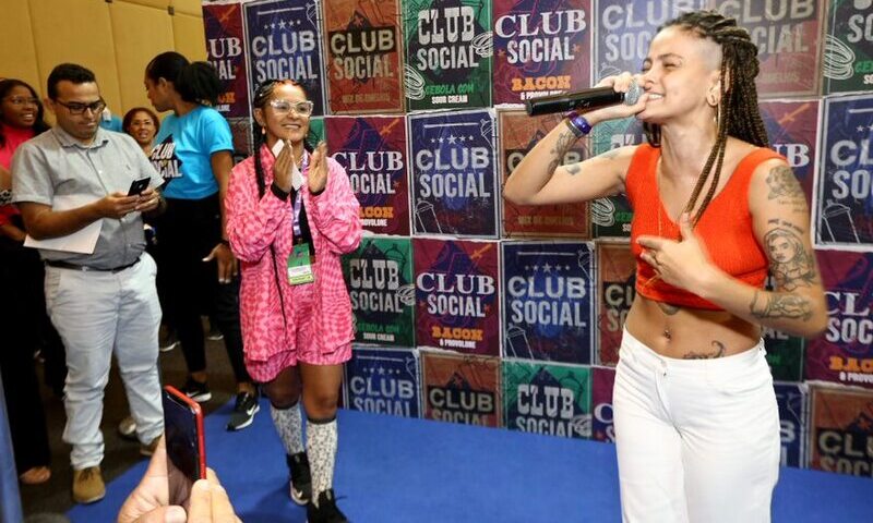 Club Social faz sucesso com estande na Expo Favela