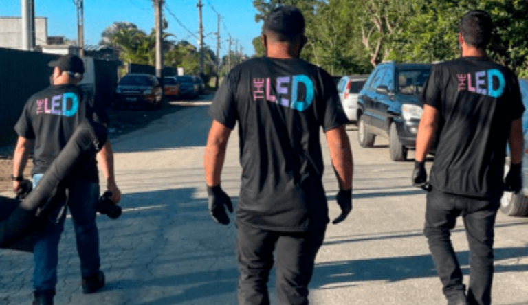 Comunicação digital da EBC Cosméticos na Marginal Tietê tem assinatura da TheLED