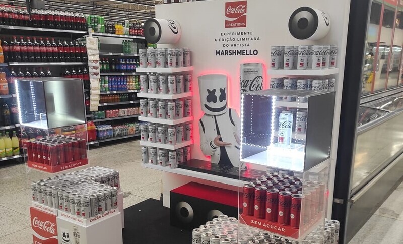 Coca-Cola Marshmello tem ativação com cenografia imersiva em 42 PDVs