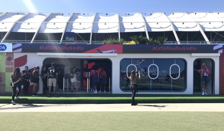 LATAM faz o público voar no Rock in Rio