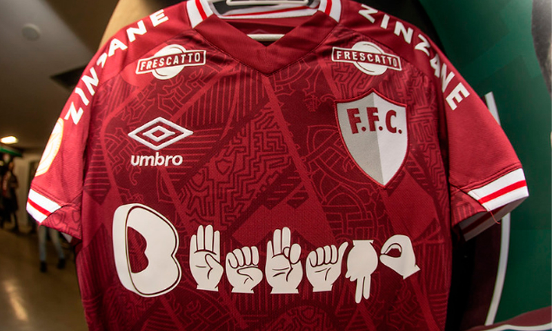 Betano e Fluminense homenageiam Libras em nova camisa