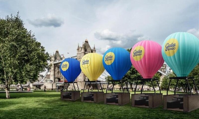 Gala Bingo faz ativação com balões de ar quente na Inglaterra