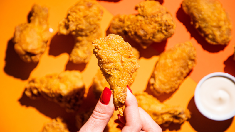 Popeyes lança balde WINGS com tulipas e coxinhas de frango