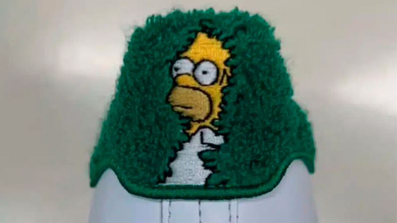 Adidas lança tênis em homenagem ao meme de Homer Simpson