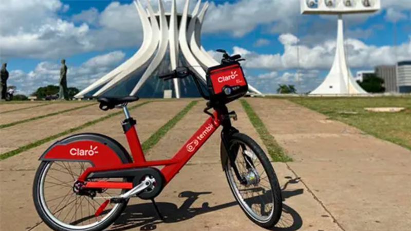 Claro patrocina bicicletas compartilhadas da Tembici em Brasília