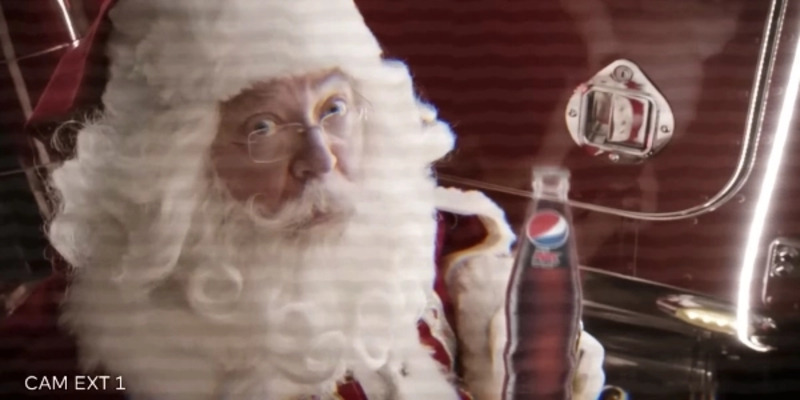 Papai Noel troca Coca por Pepsi em ação que convida consumidores a questionarem tradições