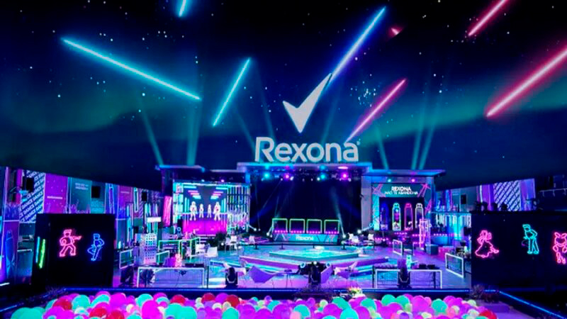 Rexona termina a primeira semana de festas em ritmo de bloco de carnaval