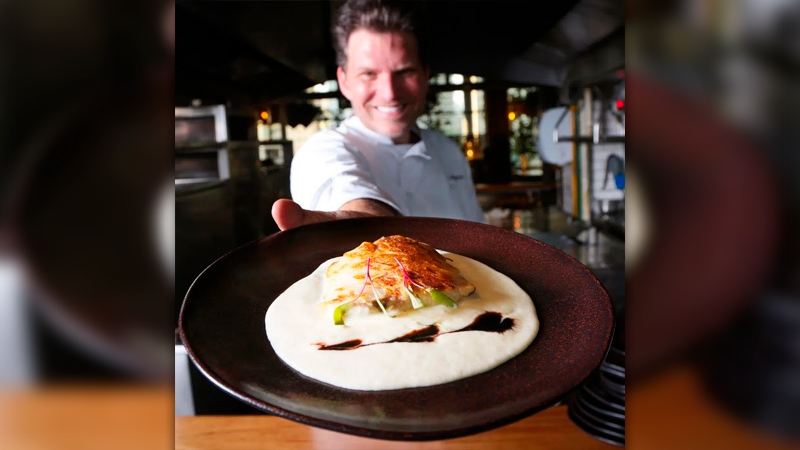 Casas Bahia promove experimentação culinária com o chef Carlos Bertolazzi