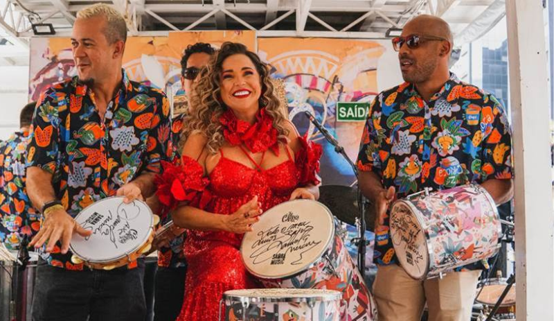 Disney fez ativação temática de Zé Carioca no Carnaval de São Paulo com Daniela Mercury e banda