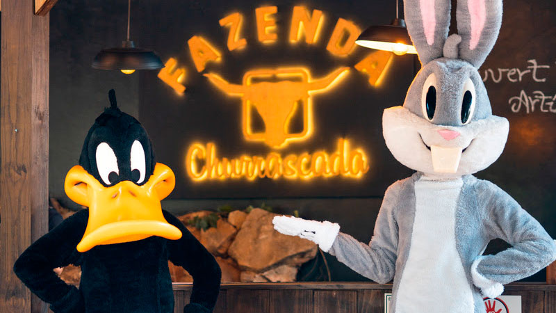 Looney Tunes invadem a área Kids da Fazenda Churrascada e Churrascada do Mar