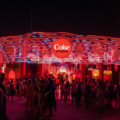 Coca-Cola participou do Lollapalooza com estrutura multissensorial inspirada nas ondas sonoras das músicas