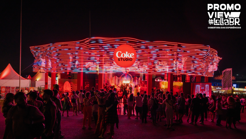 Coca-Cola participou do Lollapalooza com estrutura multissensorial inspirada nas ondas sonoras das músicas