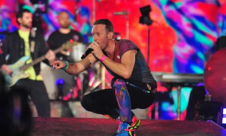 Live Nation é denunciada por desrespeito aos direitos trabalhistas nos shows do Coldplay em Curitiba