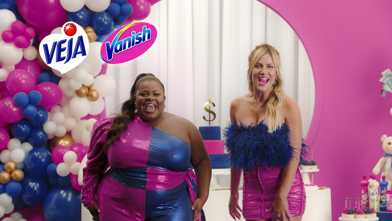 Giovanna Ewbank e Jojo Todynho fazem campanha da Veja com a Vanish