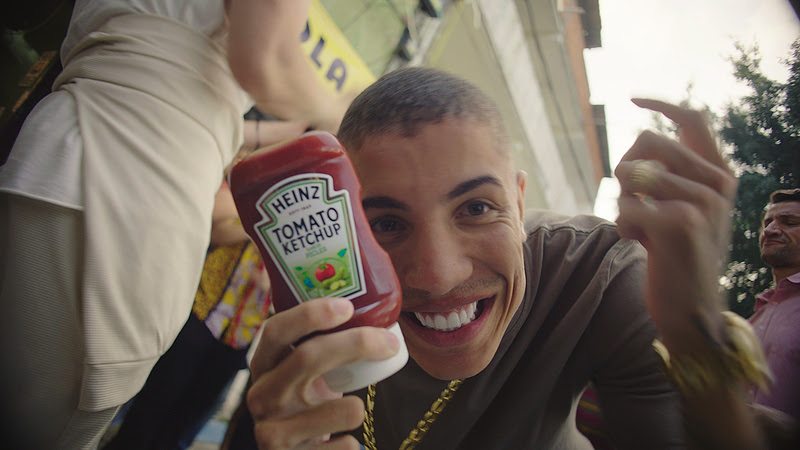 Heinz lança campanha do ketchup de Picles com MC’s do funk