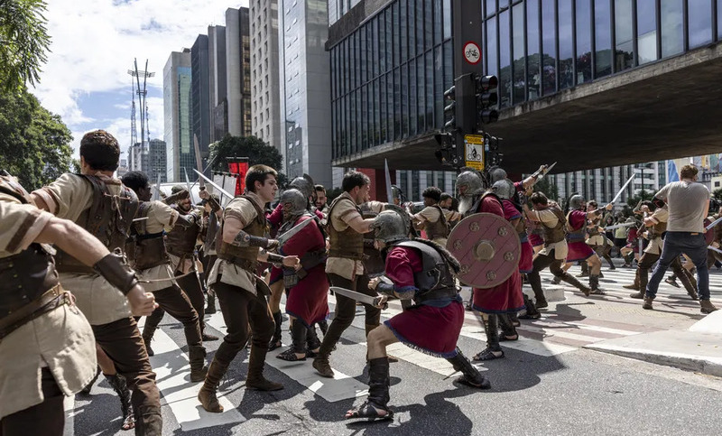 Record promoveu batalha na Avenida Paulista para divulgar nova temporada de 'Reis'