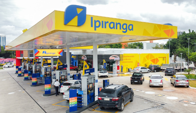 Ipiranga apresenta 1º posto com nova marca e linha de produtos aditivados Ipimax