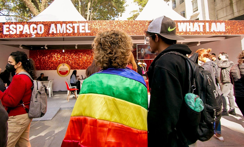 Amstel promove retificação de nome para transgêneros na Feira da Diversidade LGBT+