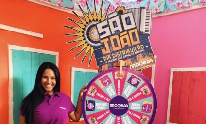 Modess participa do Arraial das Grandes Marcas