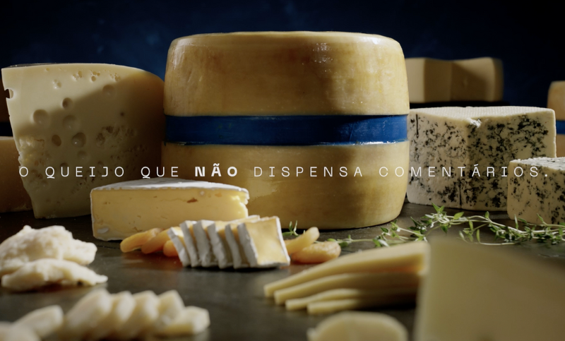 Faixa Azul mostra 'o queijo que não dispensa comentários' em campanha