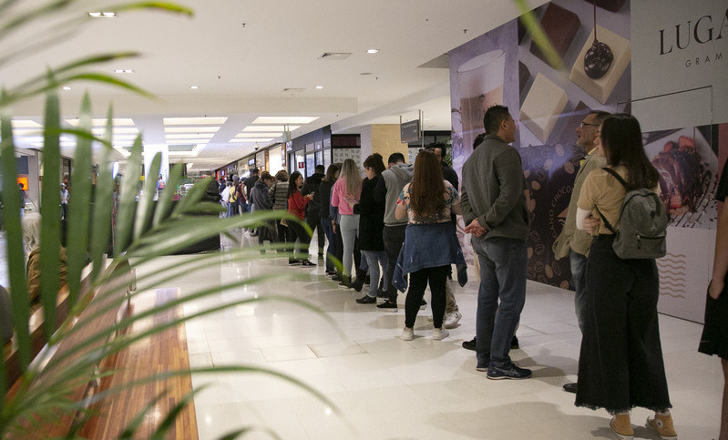 FYS formou uma fila em ativação em São Paulo