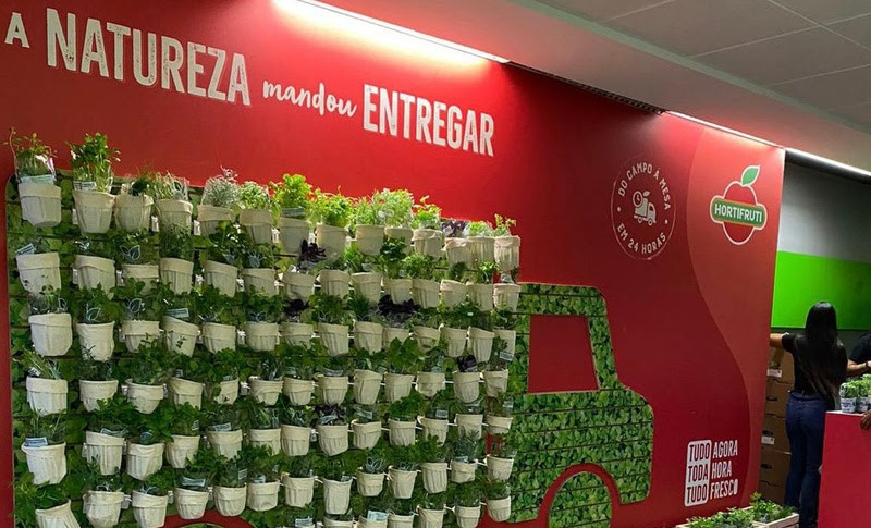 Hortifruti Natural da Terra distribuiu mudas de plantas no metrô do Rio