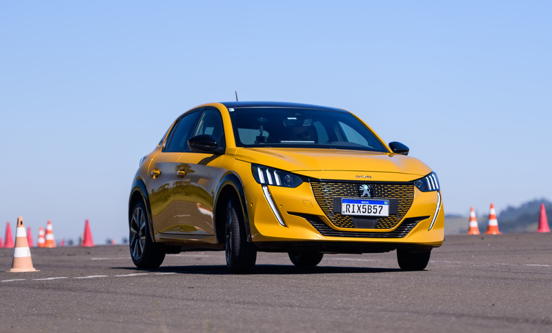 Peugeot participa do Festival Interlagos com exposição e experiência em pista