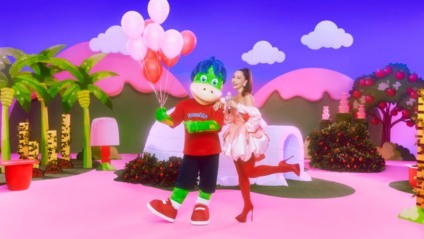Danoninho celebra 50 anos com 'Show das Gigantices' com Sabrina Sato