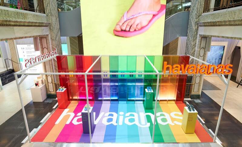 Havaianas toma conta das vitrines na Europa, Estados Unidos e Ásia