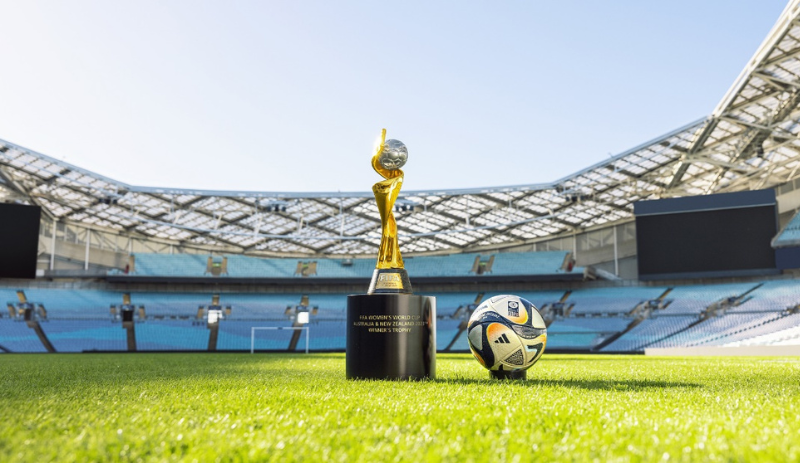 Adidas divulga versão da bola 'OCEAUNZ' para final da Copa do Mundo Feminina