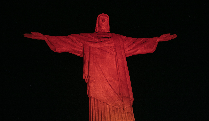 Renner coloriu o Cristo Redentor com Coleção Primavera Verão 23/24